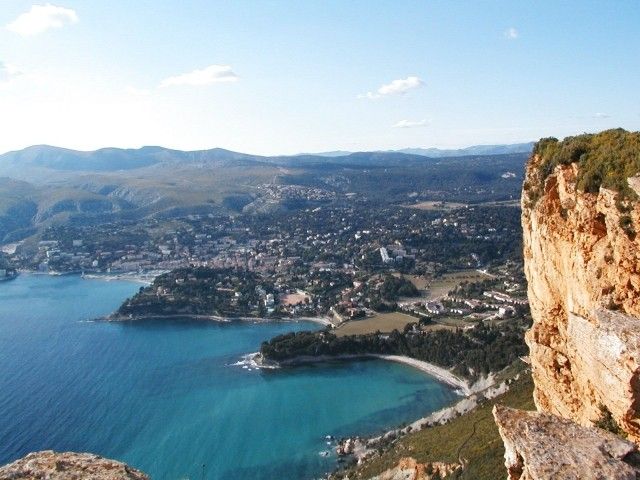 From Aix-en-Provence: Half-day Cassis & Cap Canaille Stop - Transportation and Accessibility