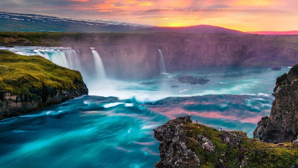 From Akureyri: Mývatn Lake & Goðafoss CruiseShip tour +Lunch - A Day Exploring Northern Iceland’s Natural Beauty