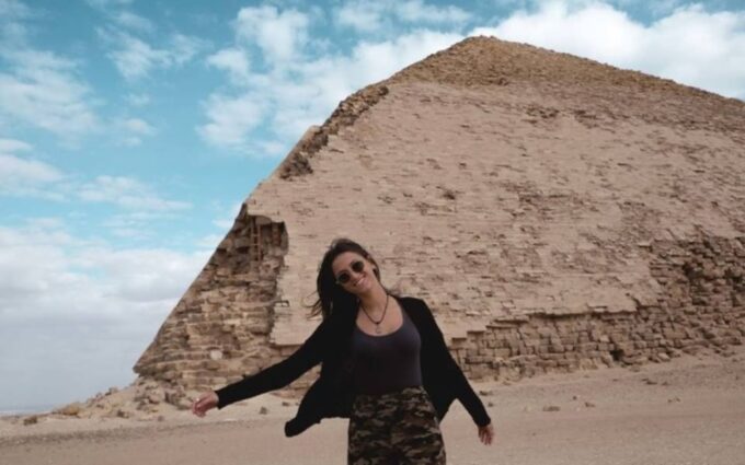 From Alexandria Port: Desert Day Trip to Pyramids With Lunch - Language and Guide Services