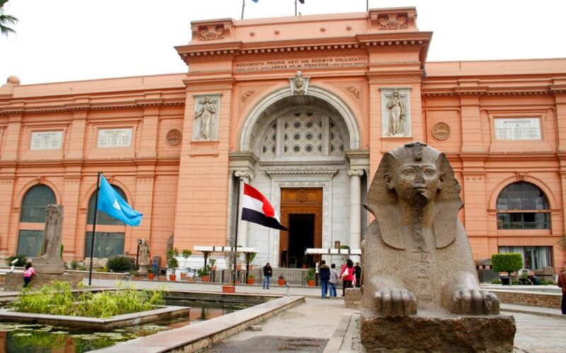 From Alexandria Port: Giza Pyramid & Egyptian Museum - Iconic Landmarks Explored
