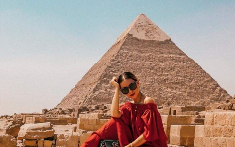 From Alexandria Port: Giza Pyramids & Sakkara Private Tour - Guided Experience