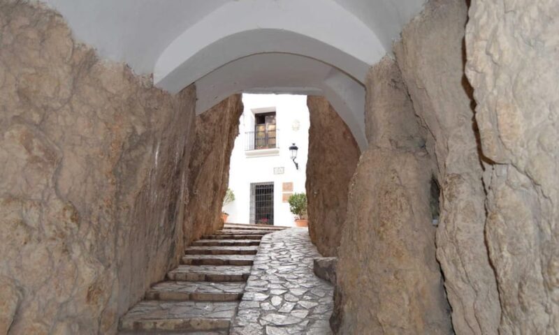 From Alicante: Guadalest, Altea & ticket in Algar Waterfalls - Authentic Experiences and Tips from Reviews