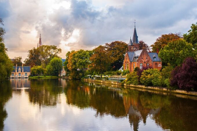 From Amsterdam: Bruges Guided Day Trip in English - Booking Your Trip