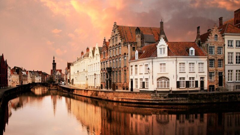 From Amsterdam: Day Trip to Bruges in Spanish - FAQ