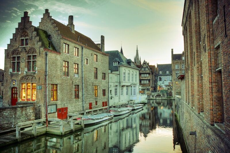 From Amsterdam: Day Trip to Bruges in Spanish or English - The Journey from Amsterdam to Bruges: What to Expect