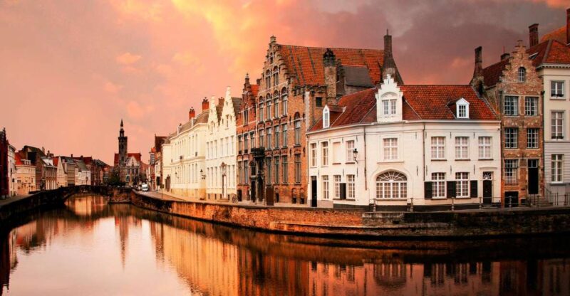 From Amsterdam: Day Trip to Bruges in Spanish - Itinerary Details