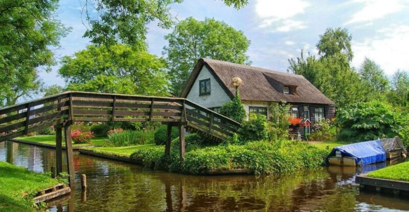 From Amsterdam: Giethoorn Sightseeing Tour and Canal Cruise - Key Points