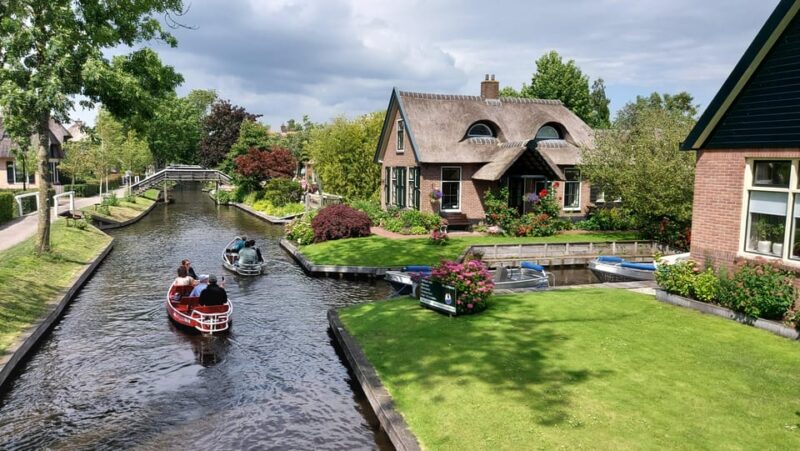 From Amsterdam: Giethoorn Small Group Tour With Boat Ride - Transportation and Amenities