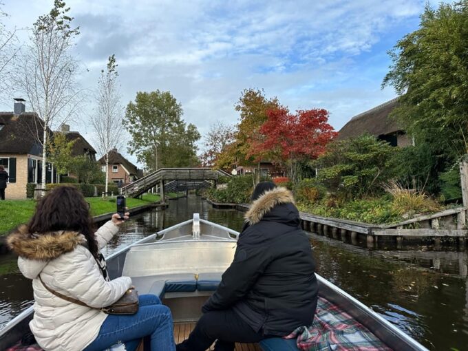 From Amsterdam: Giethoorn Small Group Tour With Boat Ride - Tips for a Great Experience