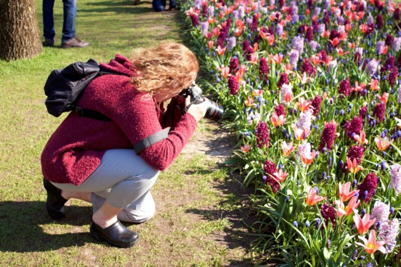 From Amsterdam: Keukenhof Tulips, Windmills & Volendam - Volendam: Picturesque and Delicious
