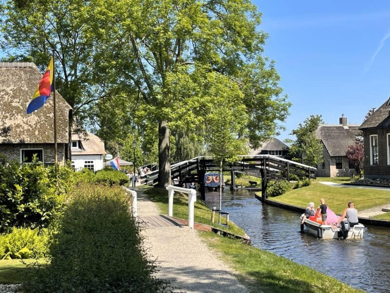 From Amsterdam: Private Car Tour to Giethoorn and Blokzijl - Key Points