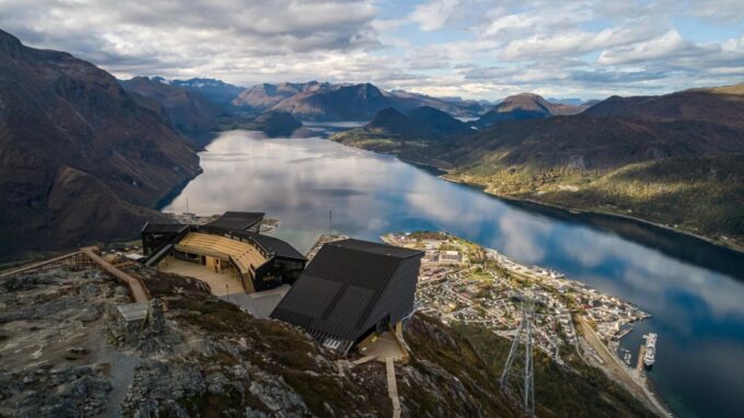From Åndalsnes: Roundtrip Gondola Tickets - Customer Ratings and Feedback