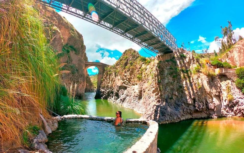 From Arequipa: Colca Canyon + Hotel Tour of 2d/1n - Key Points