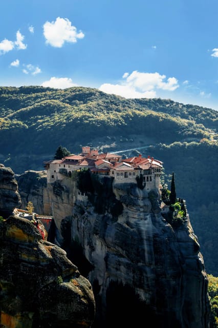 From Athens: 2-Day Delphi and Meteora Chinese Tour Guide - A Closer Look at the Itinerary and What You’ll Experience
