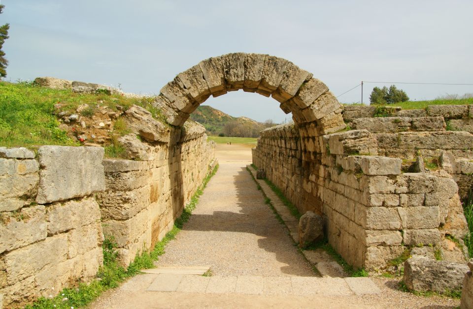 From Athens: 4-Day Peloponnese, Delphi, and Meteora Tour - Day Four: Meteora and Return to Athens