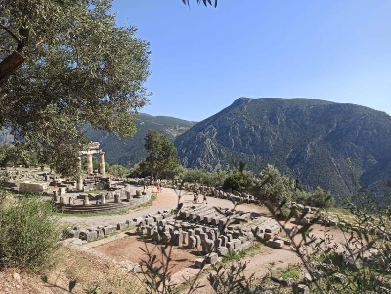 From Athens: Delphi Day Trip with Multilingual Audioguide - Key Points