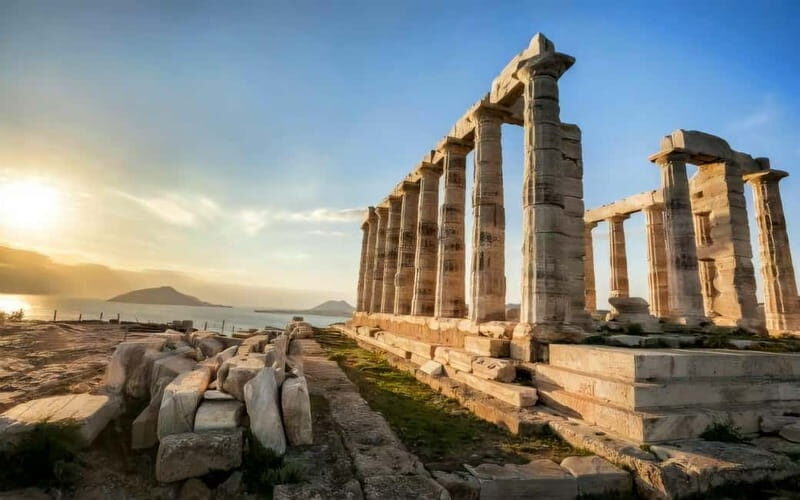 From Athens: Lake Vouliagmeni Spa & Temple of Poseidon Tour - The Iconic Temple of Poseidon at Cape Sounion