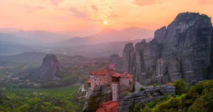 From Athens: Private Full-Day Meteora and Kastraki Tour - Exploring Kastraki Village
