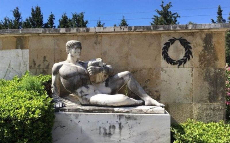 From Athens: Private Historic Tour to Marathon & Thermopylae - Itinerary Highlights