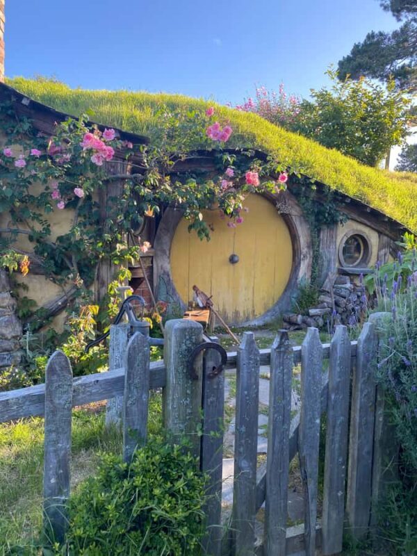 From Auckland: Hobbiton & Hamilton Gardens Small Group Tour - Frequently Asked Questions