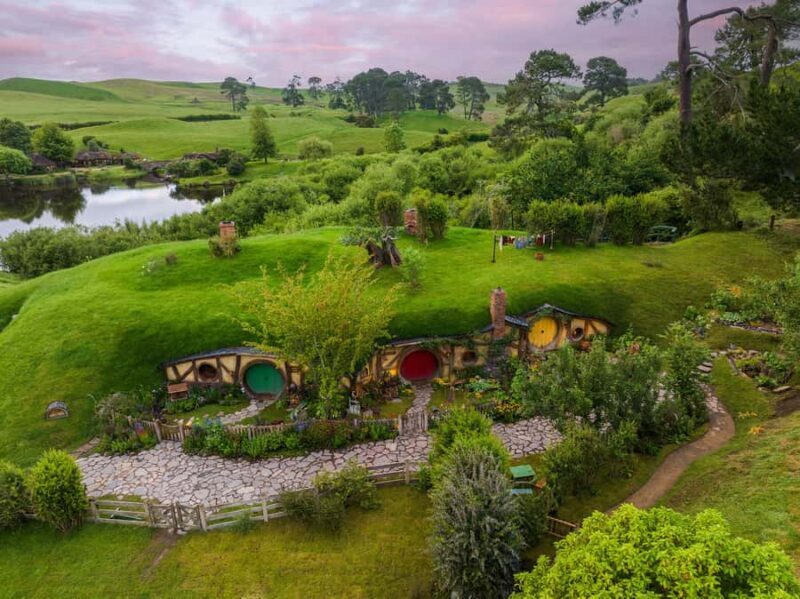 From Auckland: Hobbiton Movie Set - Private Tour - A Truly Personal Hobbiton Experience