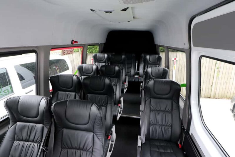 From Auckland or Rotorua: Hobbiton & Waitomo Tour with Lunch - Dining and Comfort