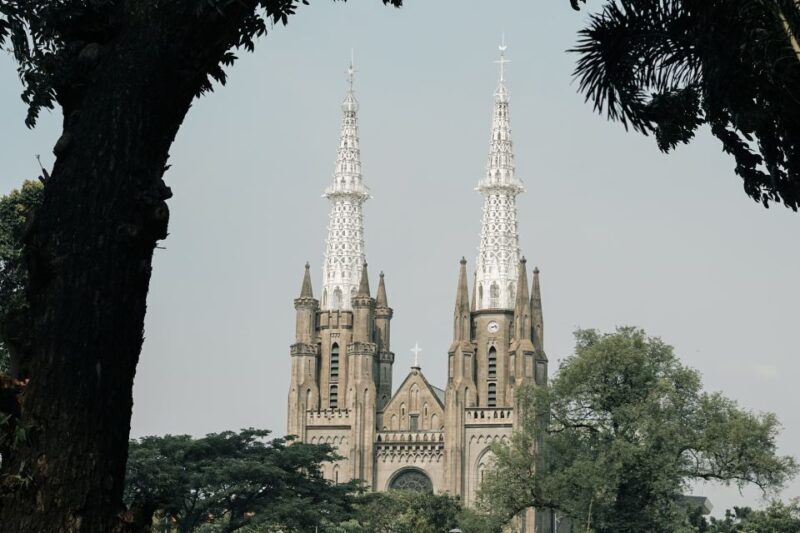 From Bali: 10-Day Tour of Java's Highlights with Lodging - FAQ