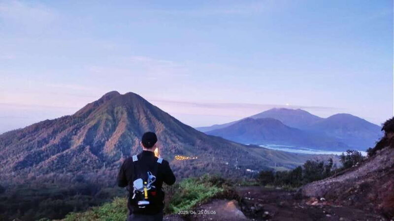 From Bali: Ijen crater Midnight Tour From Bali - The Trek to the Crater Rim: Witnessing the Blue Fire