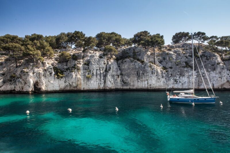 From Bandol: Visit the 13 Calanques of Cassis & Marseille - Itinerary Highlights