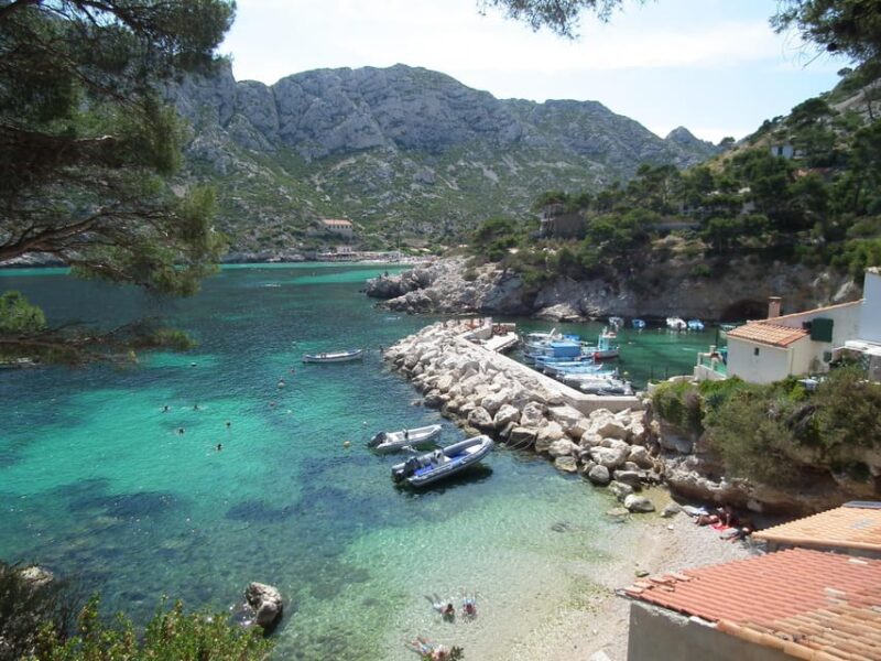 From Bandol: Visit the 13 Calanques of Cassis & Marseille - Accessibility and Amenities