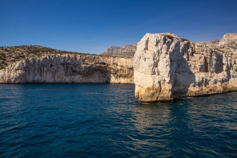 From Bandol: Visit the 13 Calanques of Cassis & Marseille - Meeting Point