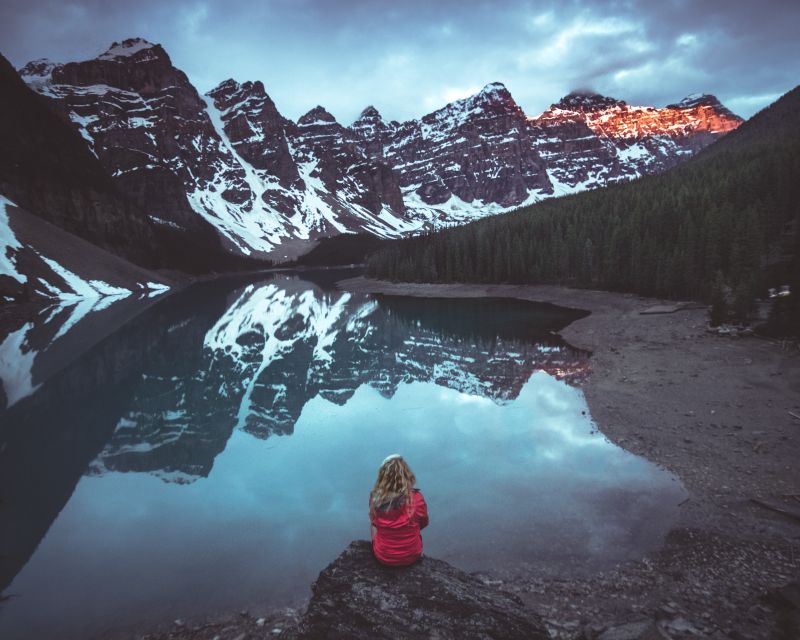 From Banff: Sunrise at Moraine Lake & Lake Louise - Visiting Lake Louise