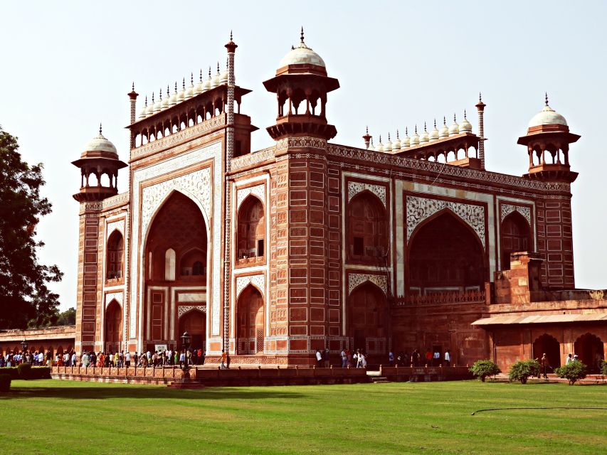 From Bangalore:Taj Mahal and Agra Private Guided Tour - Dining Options in Agra
