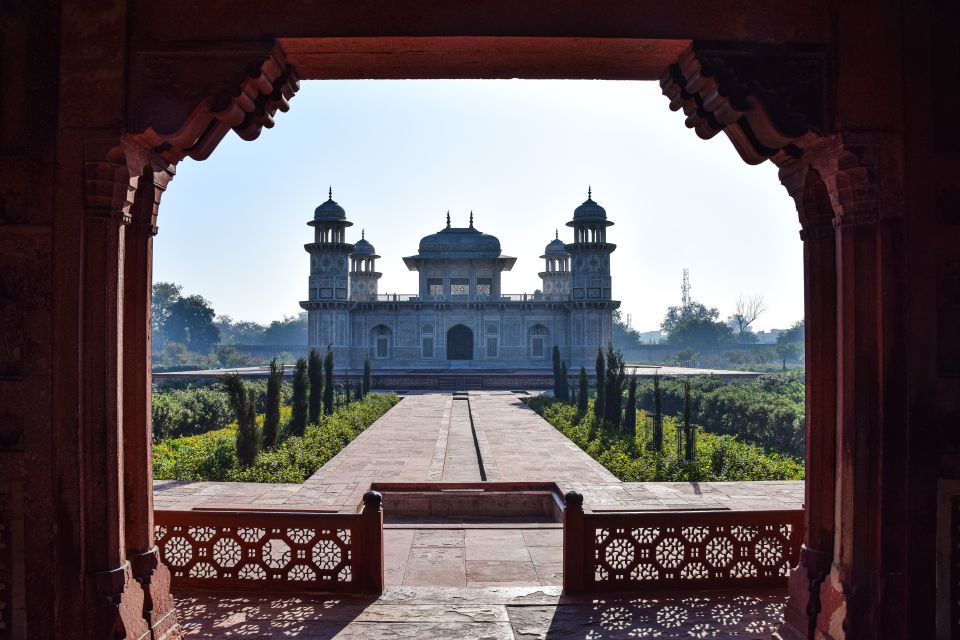 From Bangalore:Taj Mahal and Agra Private Guided Tour - Customer Experiences and Reviews