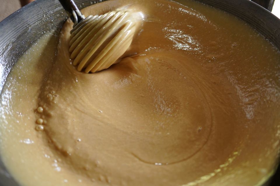 From Bangkok: Floating Market and Ayutthaya Guided Day Tour - Guided Tour Experience