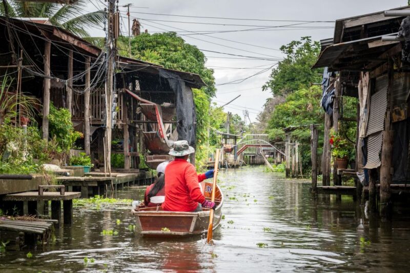 From Bangkok: Railway & Damnoen Saduak Floating Market Tour - Lao Tuk Luck Market