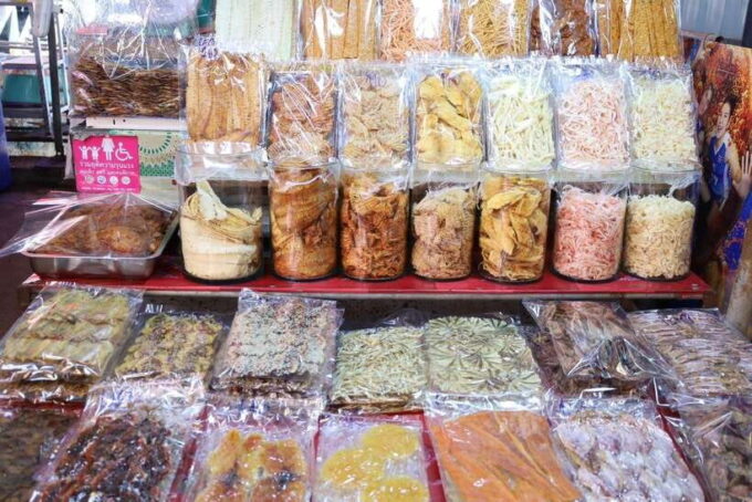 From BANGKOK: Railway Market and Amphawa Floating Market - Important Considerations