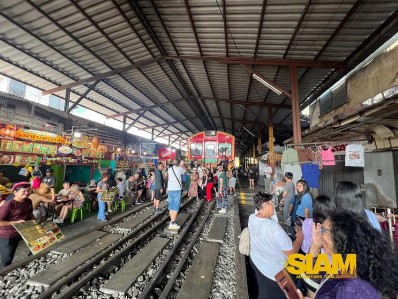 From Bangkok:Damnoen Floating Market and Railway Market Tour - Maeklong Railway Market