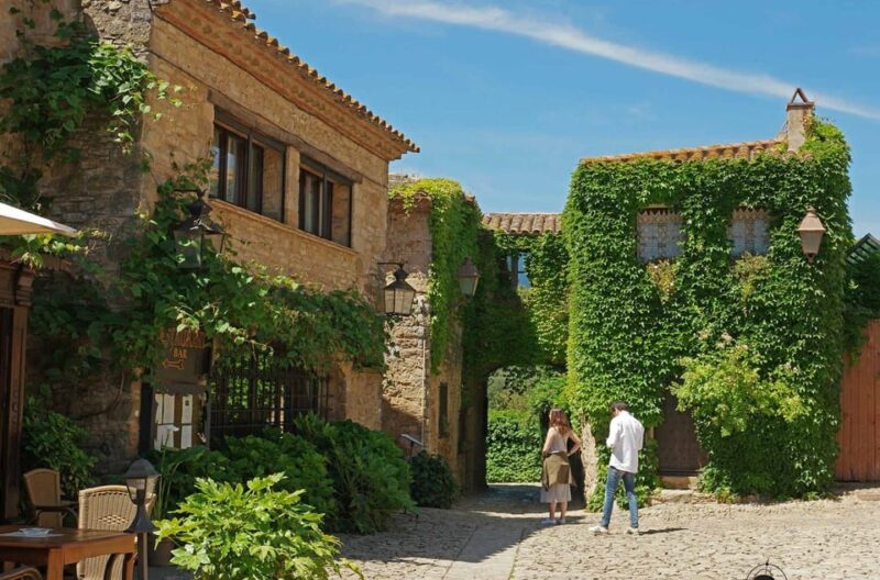 From Barcelona: Costa Brava Coastline Medieval Village Tour - Exploring Medieval Towns