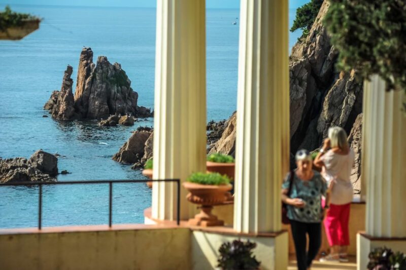 From Barcelona: Costa Brava Day Tour With Lunch - Unwind on a Secluded Beach