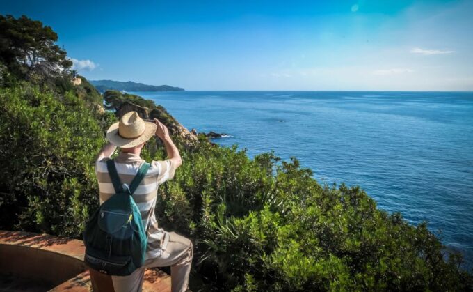 From Barcelona: Costa Brava Day Tour With Lunch - Knowledgeable English-Speaking Guide