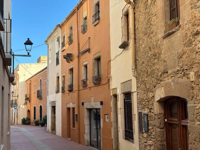 From Barcelona: Costa Brava Typical Towns Full Day Tour - Begur