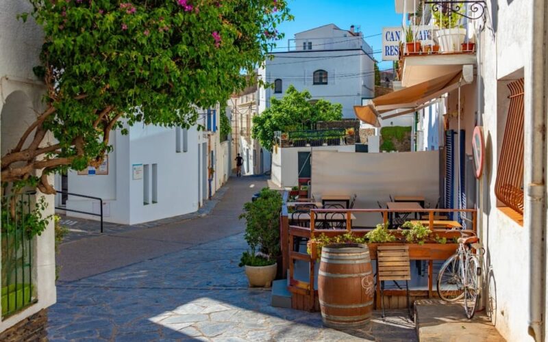 From Barcelona: Girona, Figueres, Dalí Museum, and Cadaqués - Key Points
