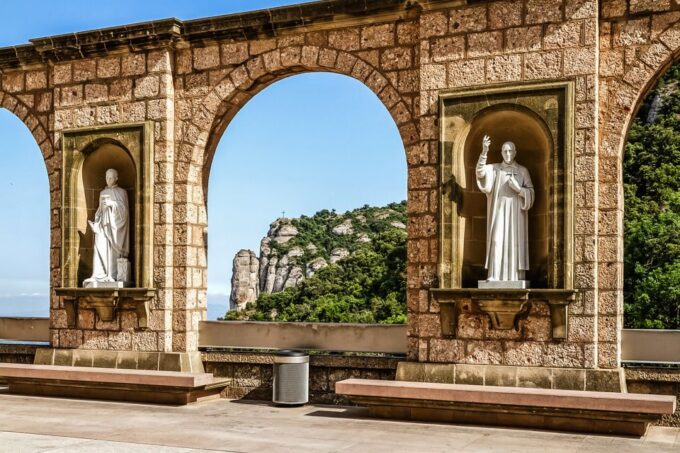 From Barcelona: Montserrat Day Trip With Optional Tickets - Experiencing the Escolania Choir Performance