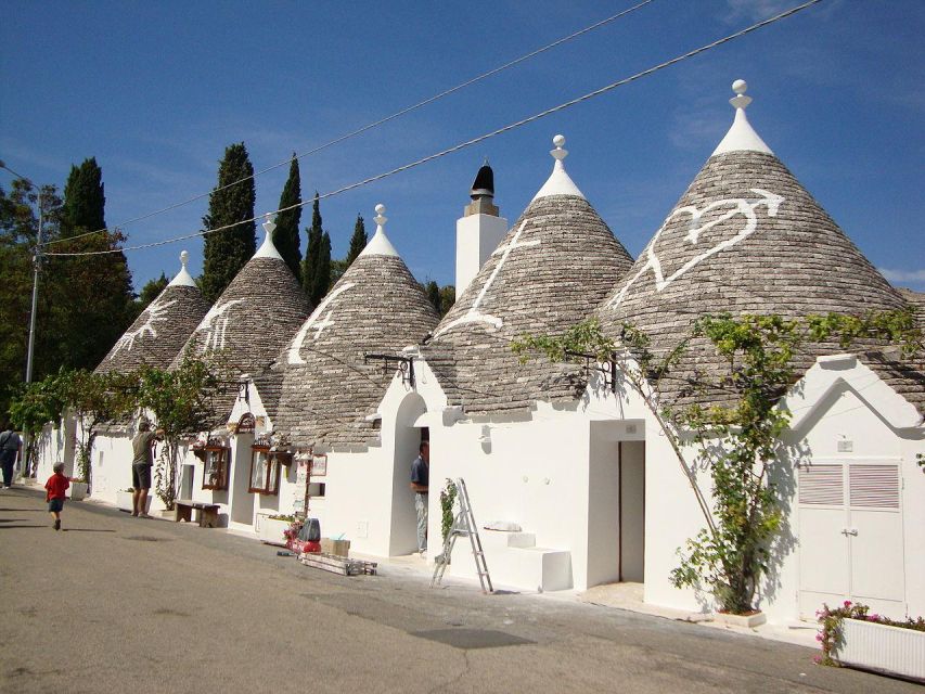 From Bari: Full-Day Tour to Polignano and Alberobello - Exploring Polignano a Mare