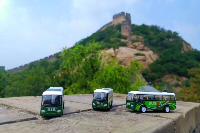 From Beijing: Return Bus Transfer to Badaling Great Wall - Language Support