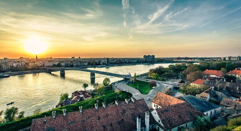 From Belgrade: Novi Sad and Sremski Karlovci Tour - Visiting Kruedol Monastery: A Spiritual Stop