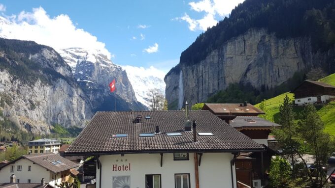 From Bern: Schilthorn Adventure Small-Group Tour - Exploring Schilthorn and Piz Gloria