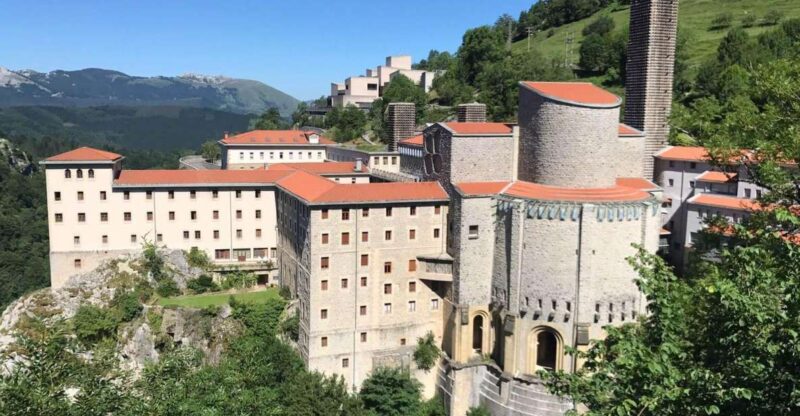 From Bilbao: Elorrio, Oñati, and Sanctuary of Arantzazu Tour - Key Points