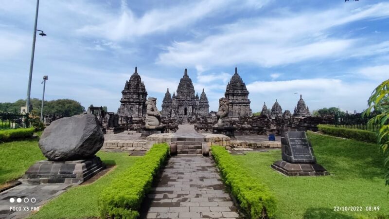 FROM BOROBUDUR: YOGYAKARTA DAY TOURS WITH CAR DRIVER HIRE - Restrictions and Communication